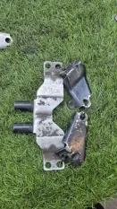 Кронштейн Перепускной трубы Land Rover Discovery 4