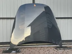капот Porsche Panamera 4 S