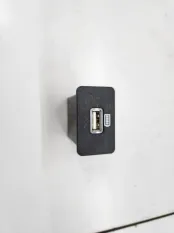 Разъем USB (Wey 05)